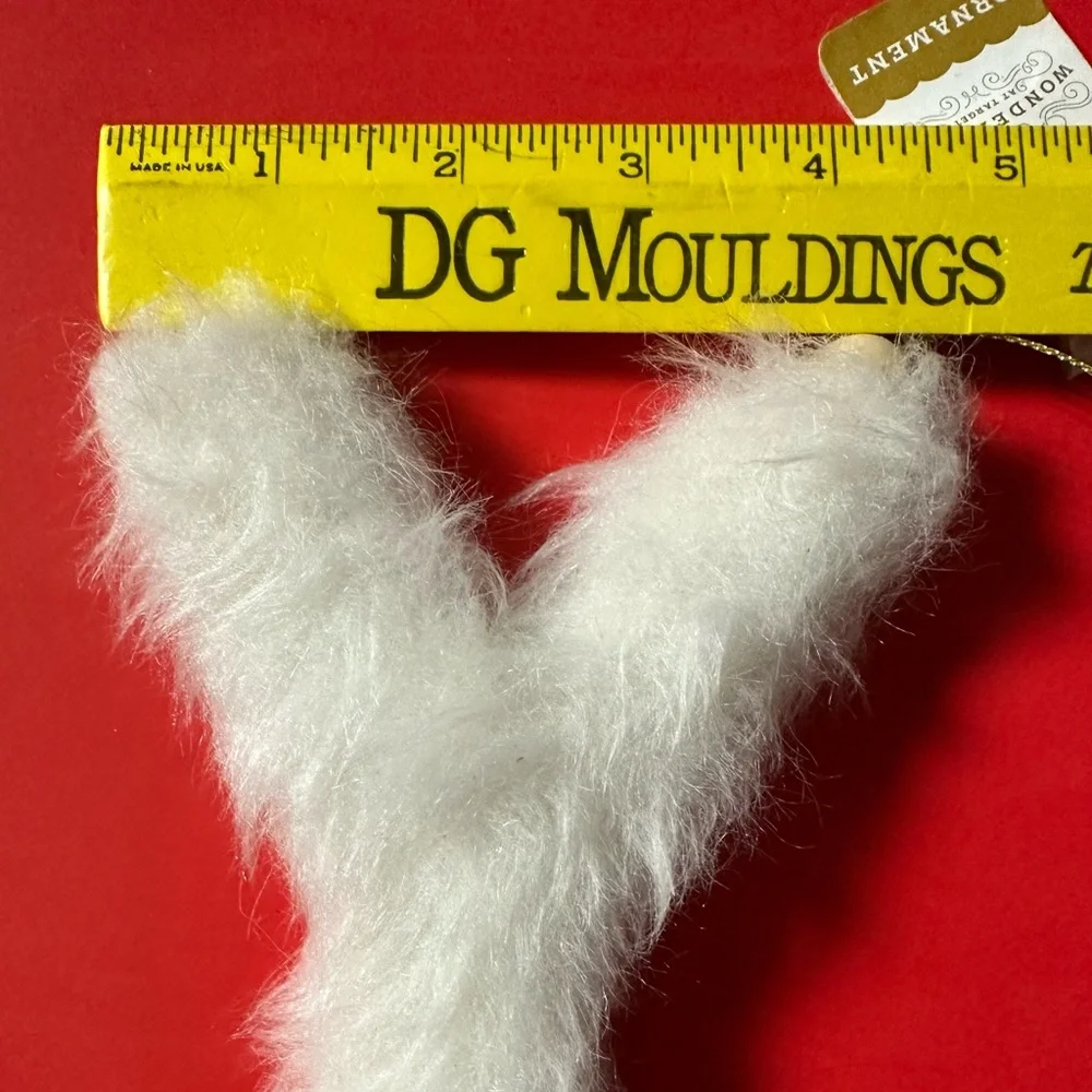 ⭐️ $1 When Bundled - Letter Y fuzzy white Ornament WONDERSHOP by Target NWT
